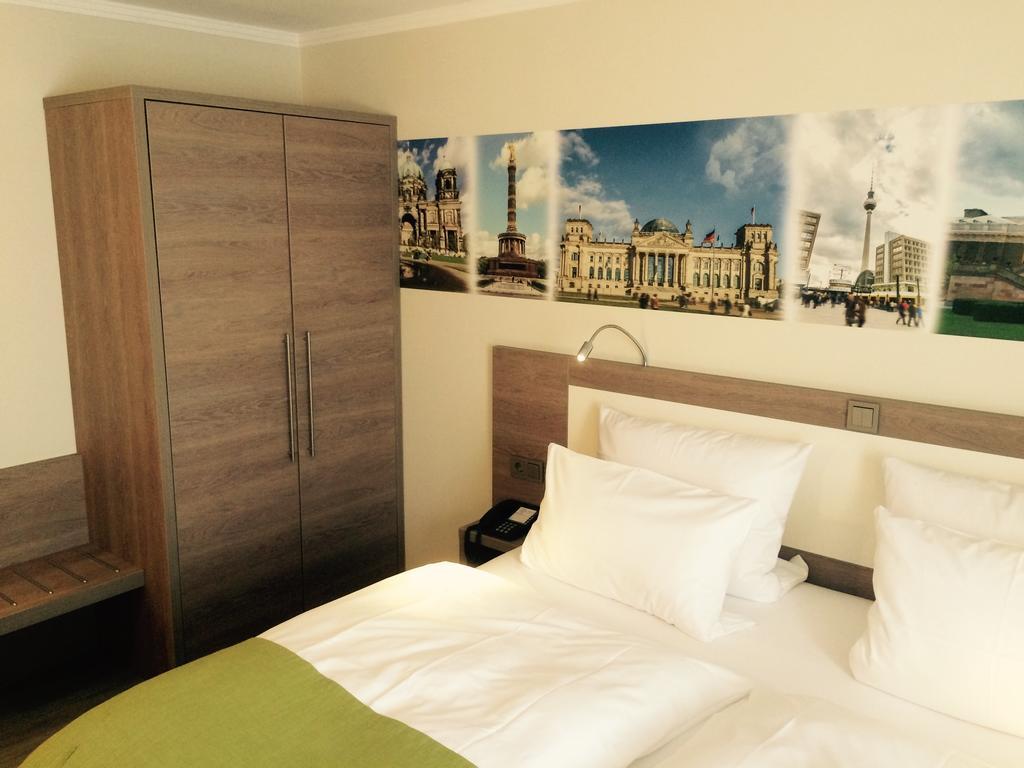 Western Kantstrasse 4* Berlin