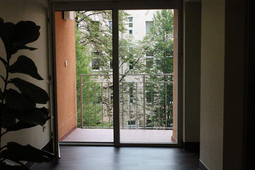 Western Kantstrasse 4*